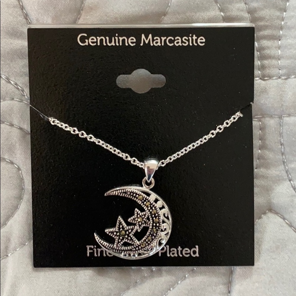 Brand new necklace